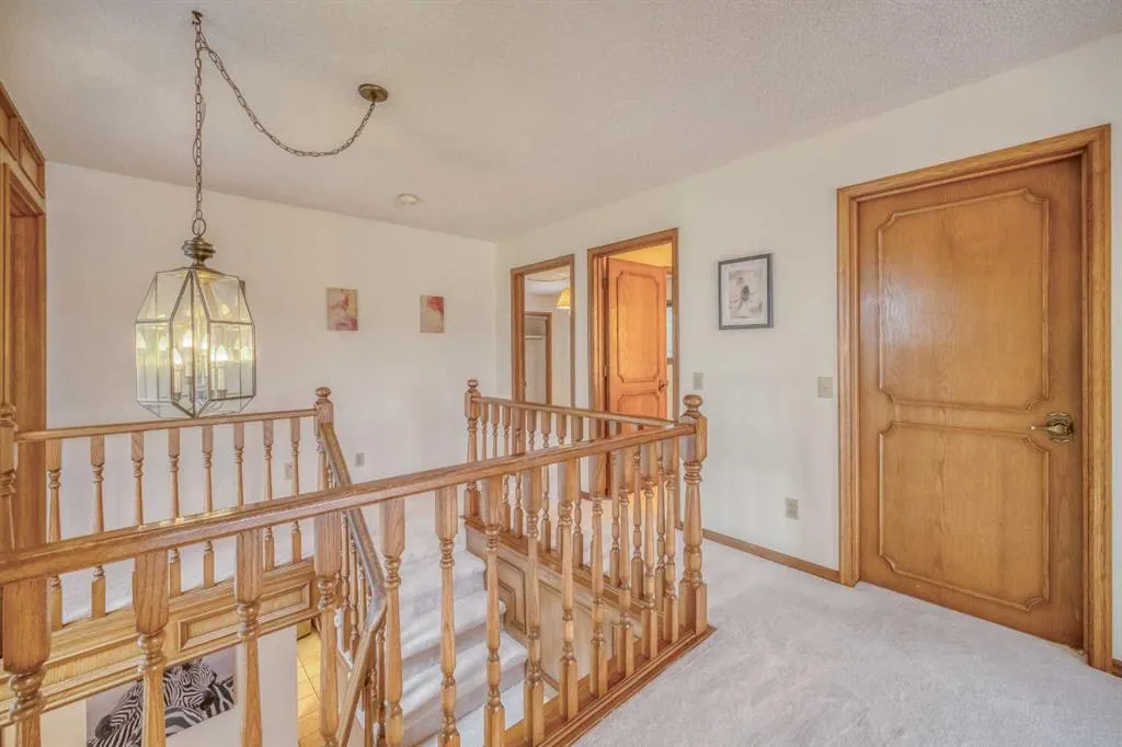107 Edgehill Court NW