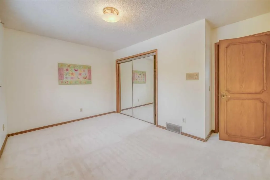 107 Edgehill Court NW