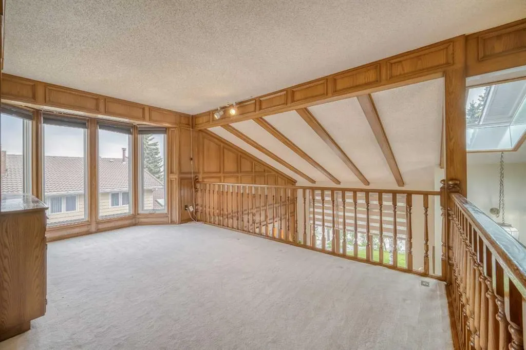 107 Edgehill Court NW
