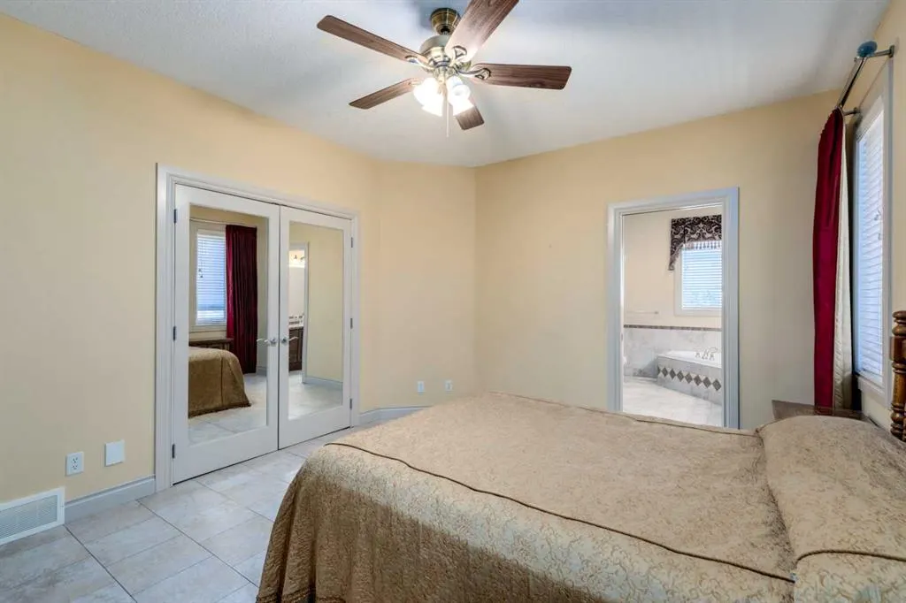 72 Panatella Manor NW