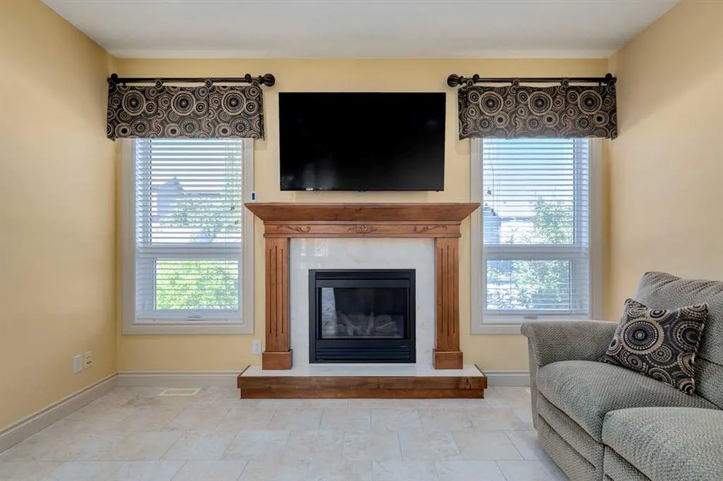 72 Panatella Manor NW