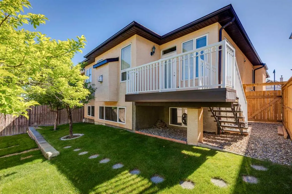 72 Panatella Manor NW
