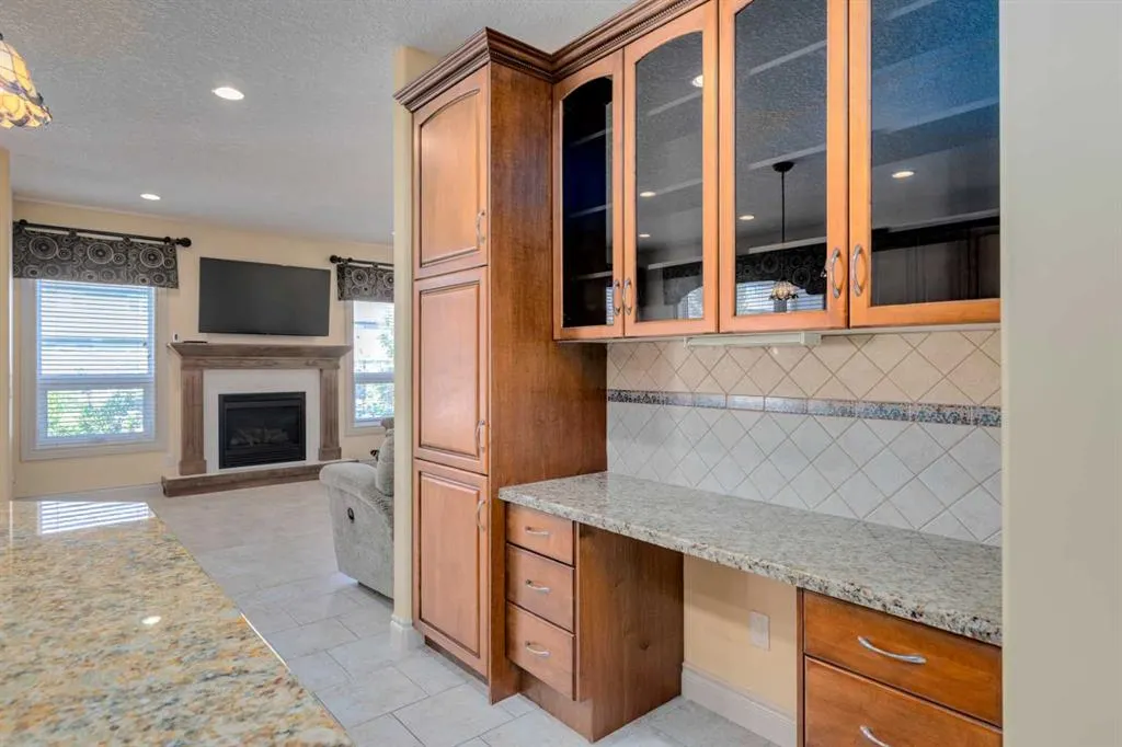 72 Panatella Manor NW