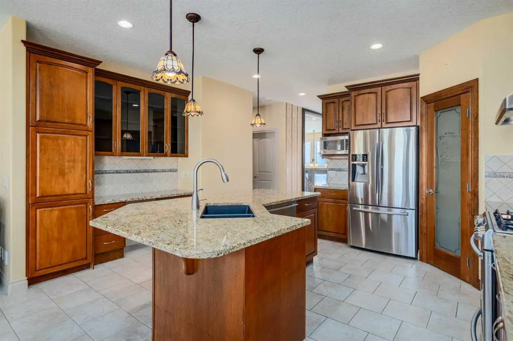 72 Panatella Manor NW
