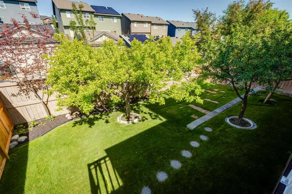 72 Panatella Manor NW