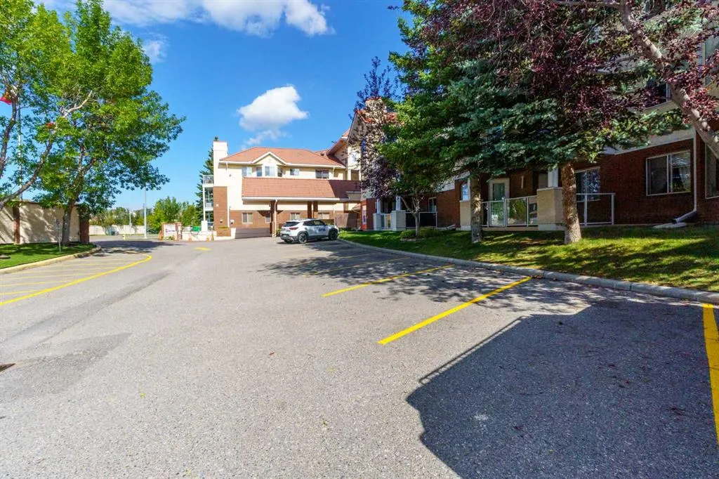 1818 Simcoe Boulevard SW, #2327