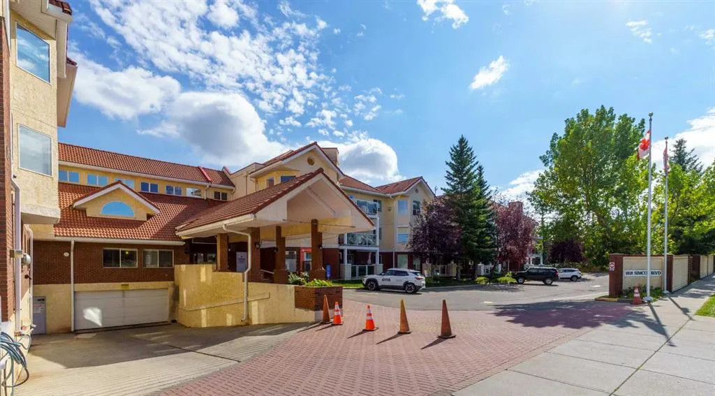 1818 Simcoe Boulevard SW, #2327