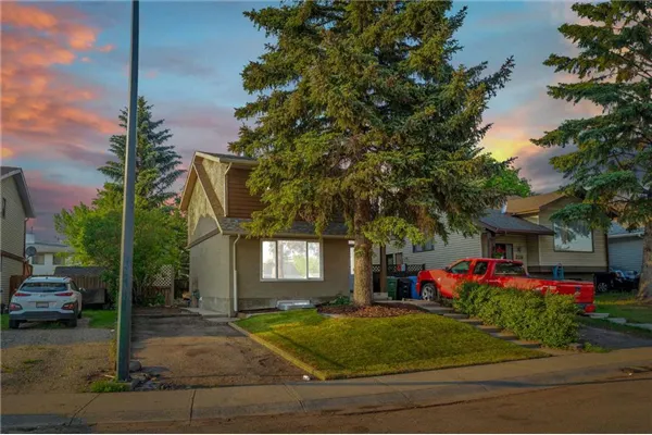 224 Abinger Crescent NE