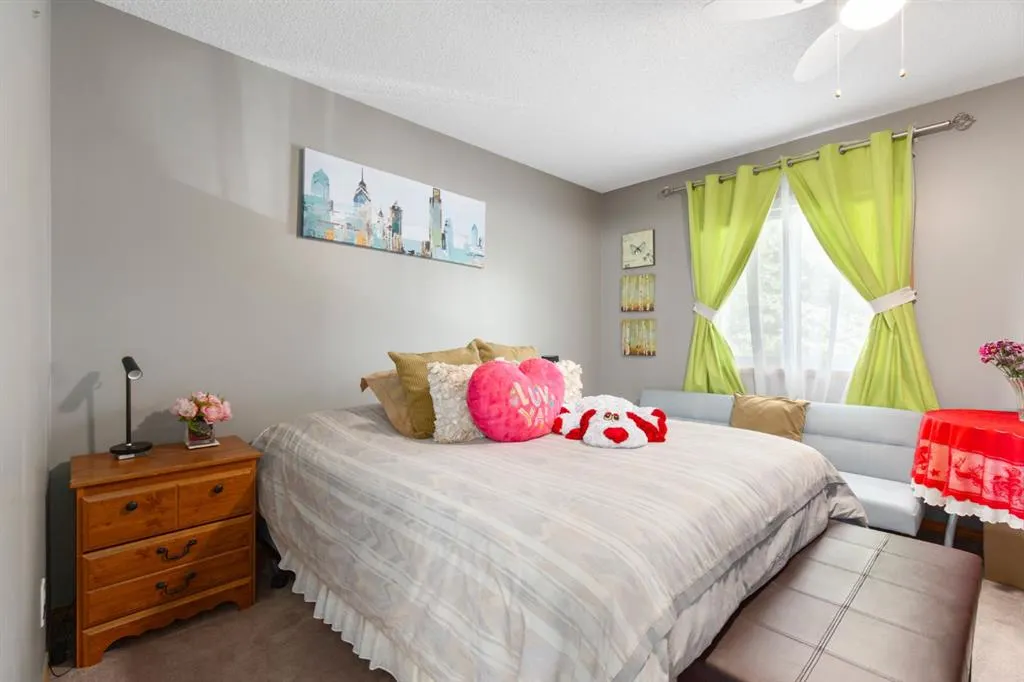 3 Sheep River Crescent