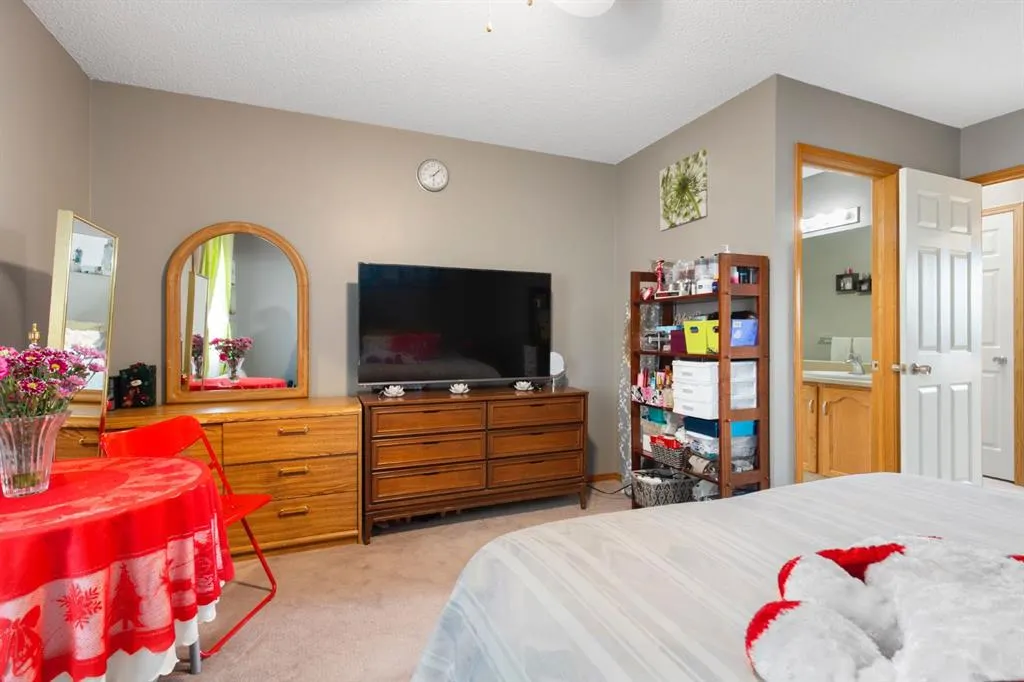 3 Sheep River Crescent