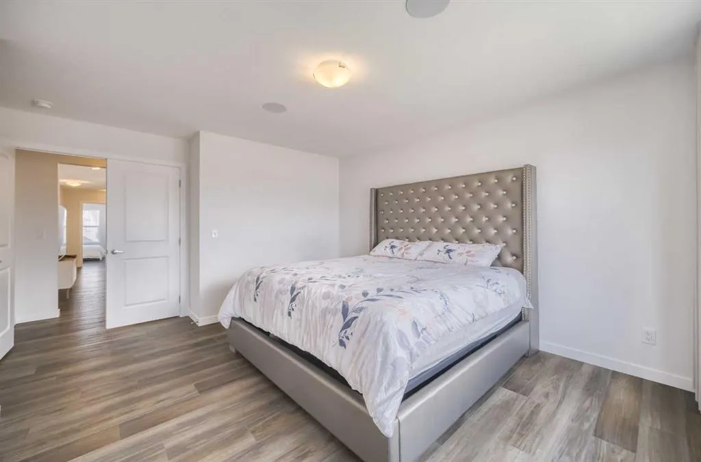 53 Magnolia Terrace SE