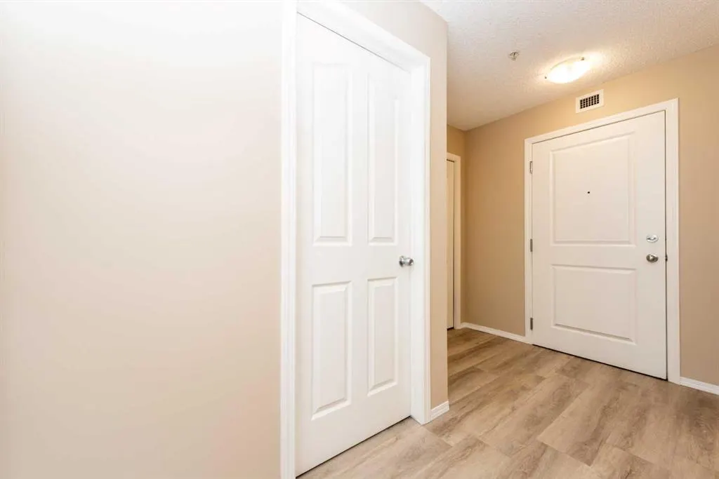 403 Mackenzie Way SW, #4210