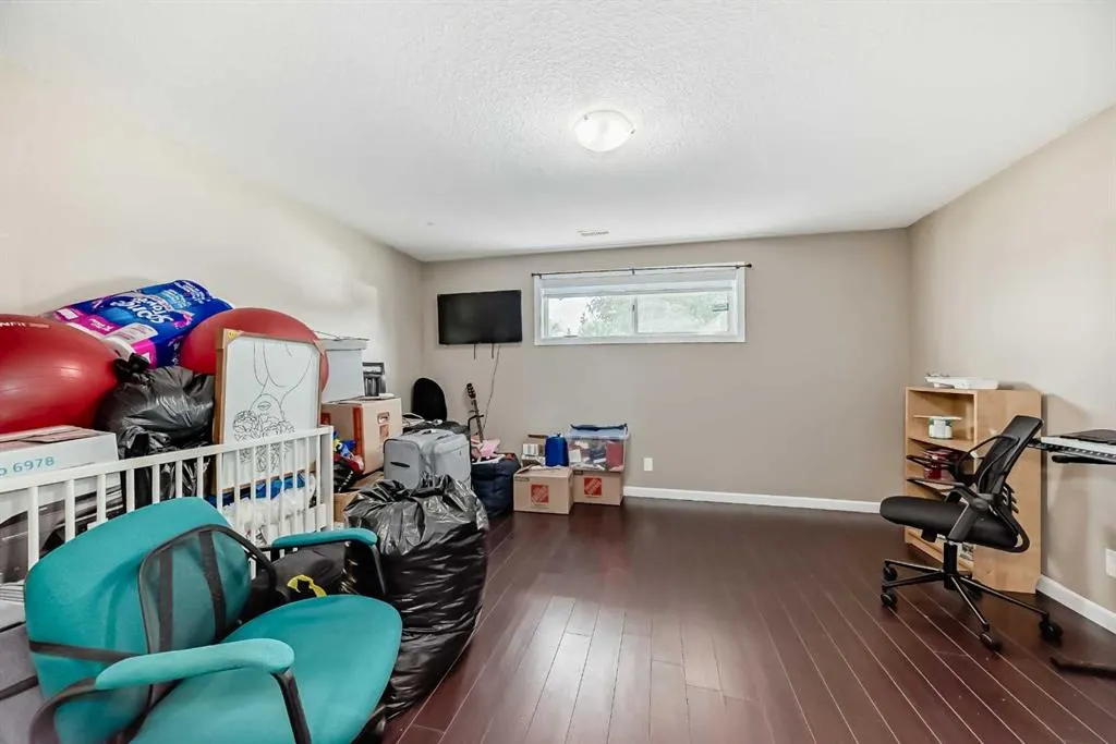 30 Falmere Way NE
