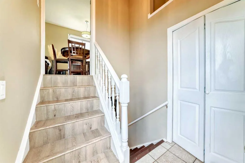 30 Falmere Way NE