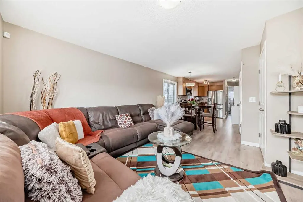 30 Falmere Way NE