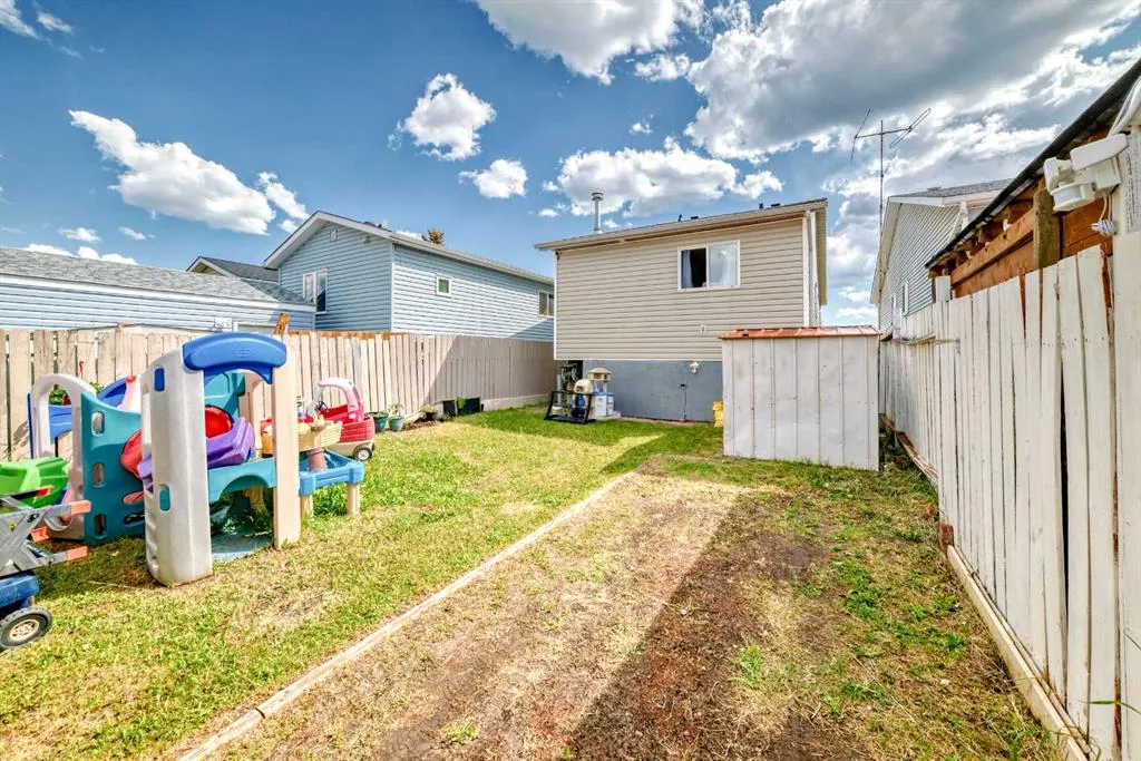30 Falmere Way NE