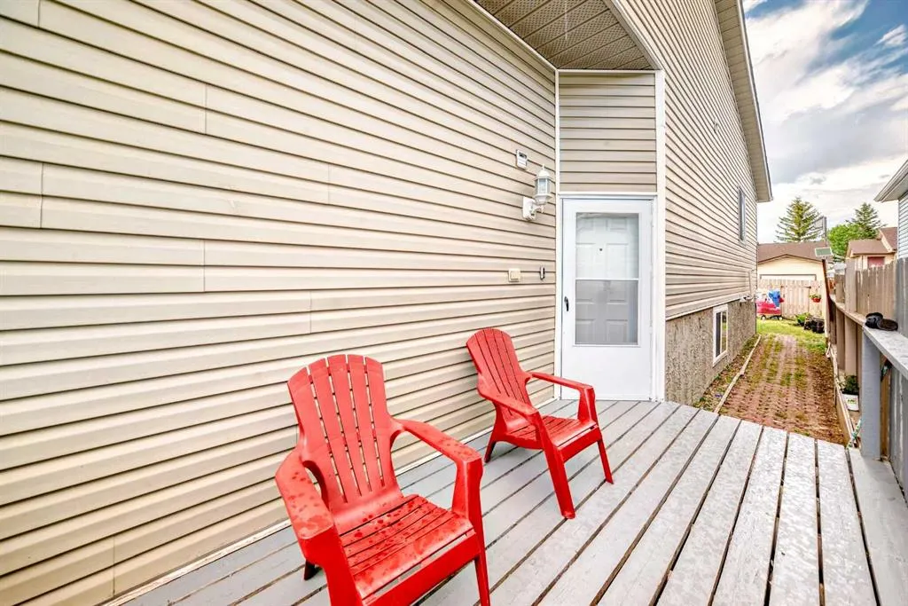 30 Falmere Way NE