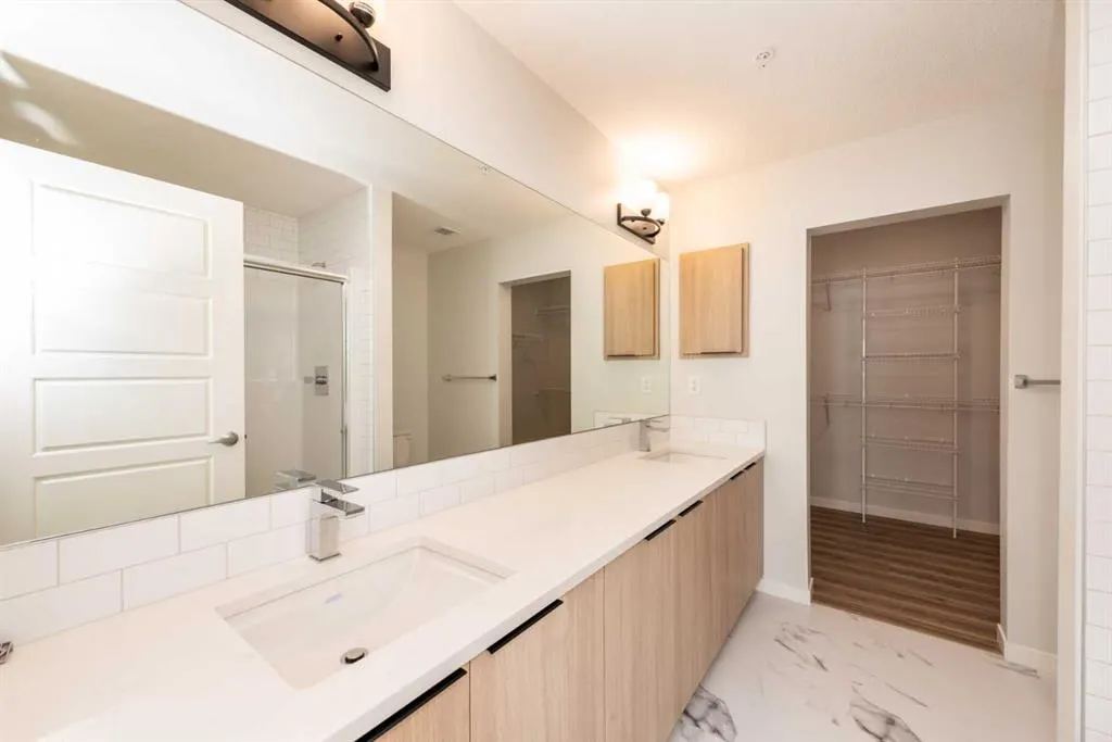 220 Seton Grove SE, #2401