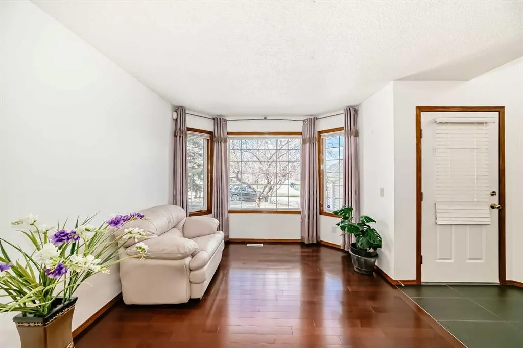 9200 Edgebrook Drive NW