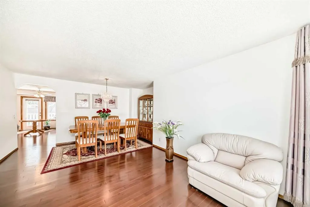 9200 Edgebrook Drive NW