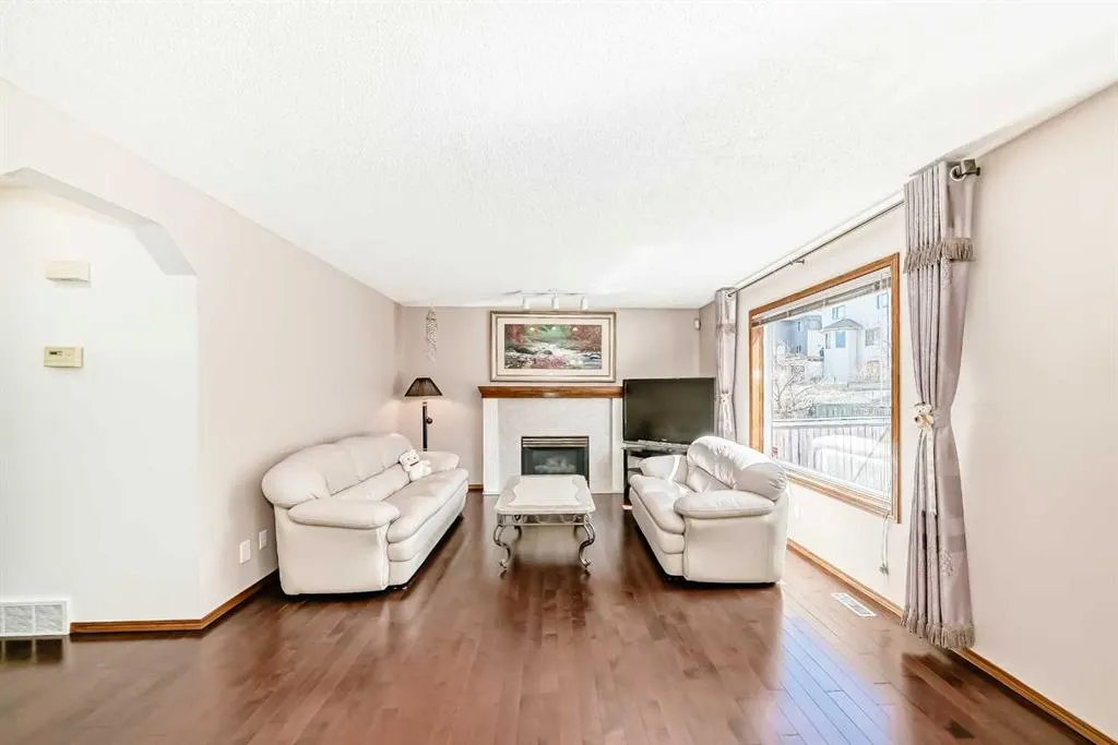 9200 Edgebrook Drive NW