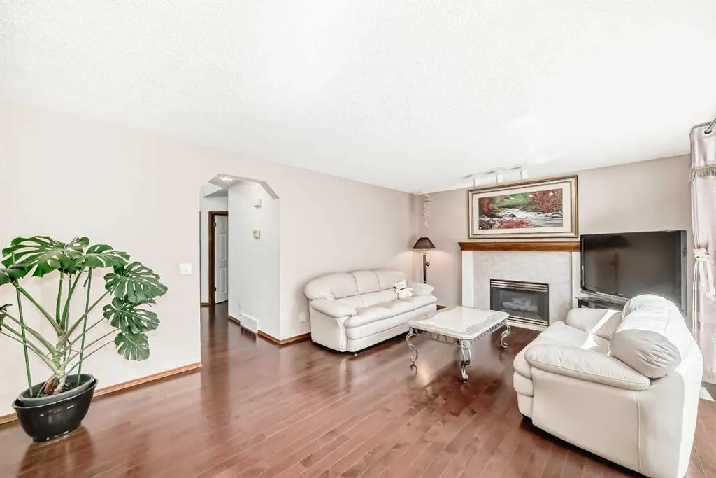 9200 Edgebrook Drive NW