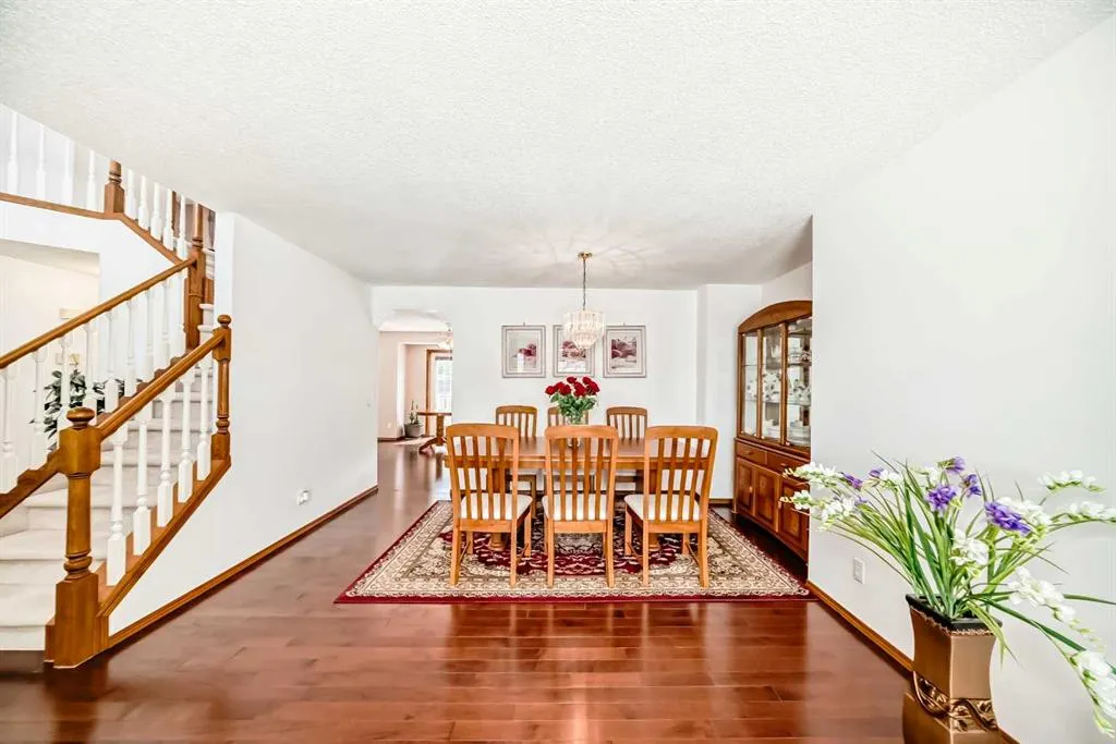 9200 Edgebrook Drive NW