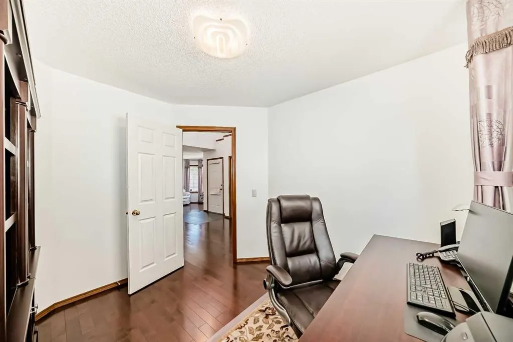 9200 Edgebrook Drive NW