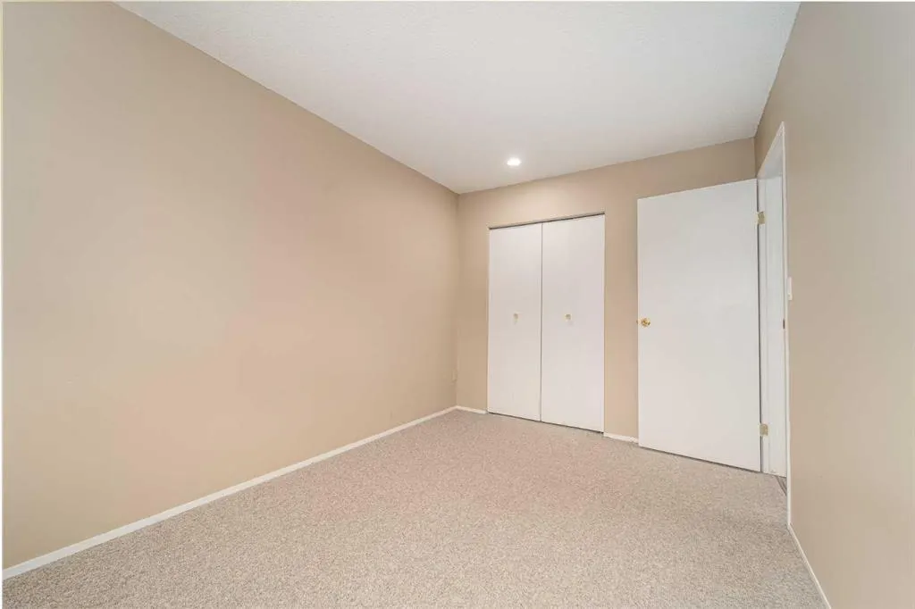3 Mt Royal Place W