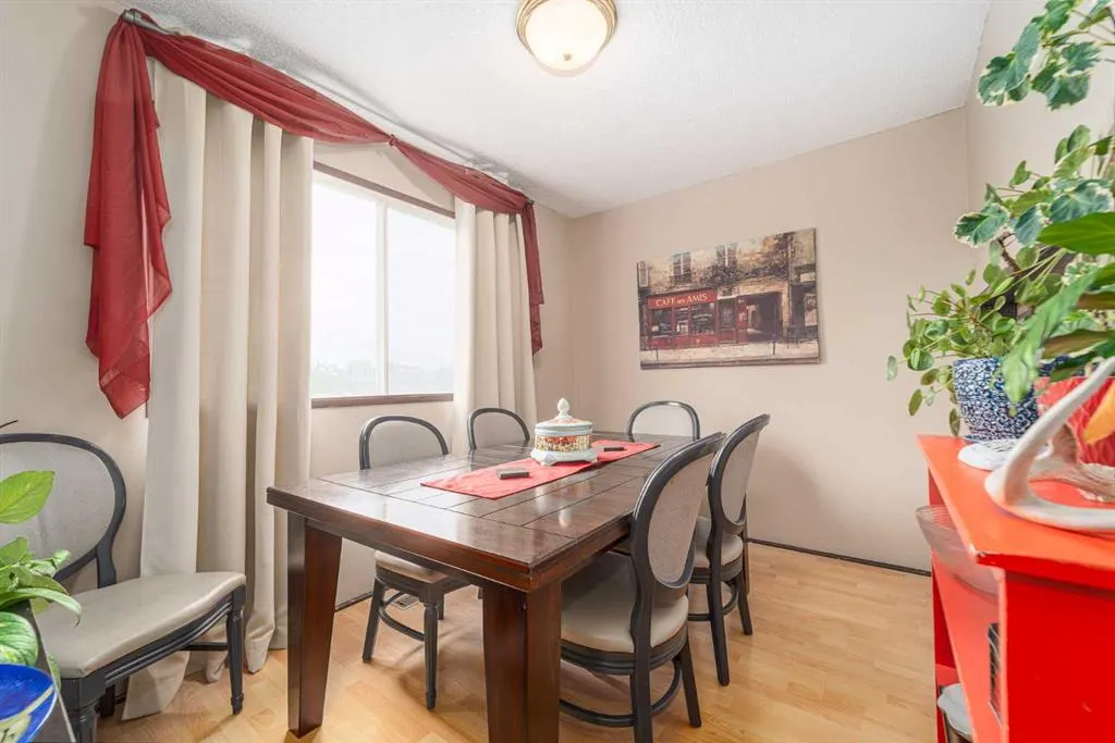 3 Mt Royal Place W