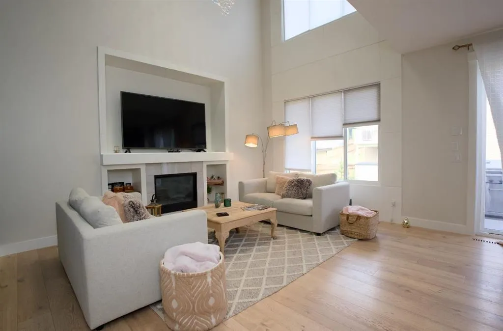 142 kinniburgh Crescent