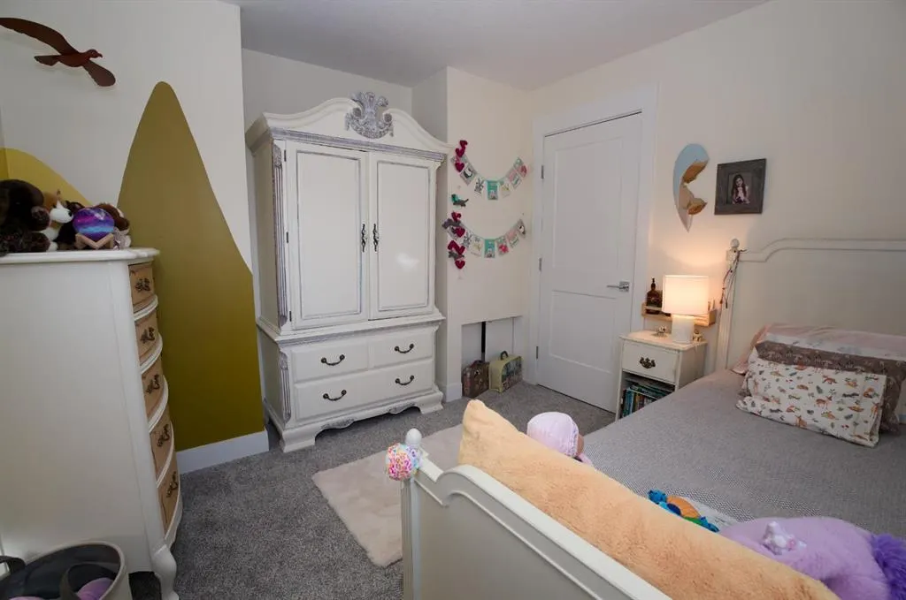 142 kinniburgh Crescent