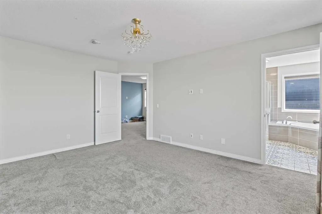 135 Redstone Heights NE