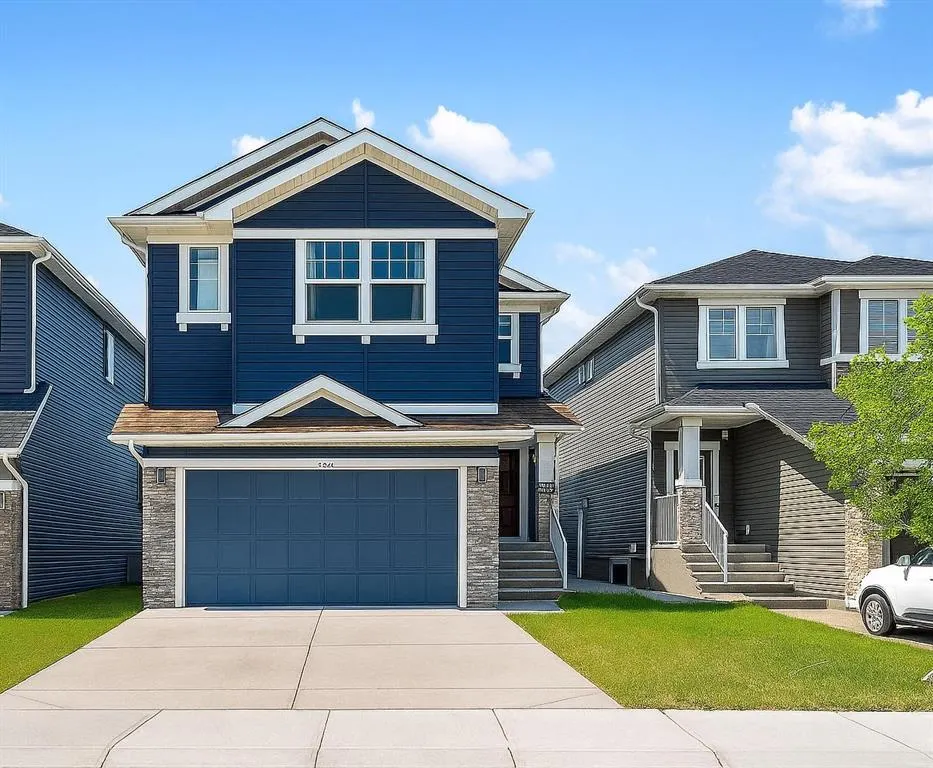 135 Redstone Heights NE