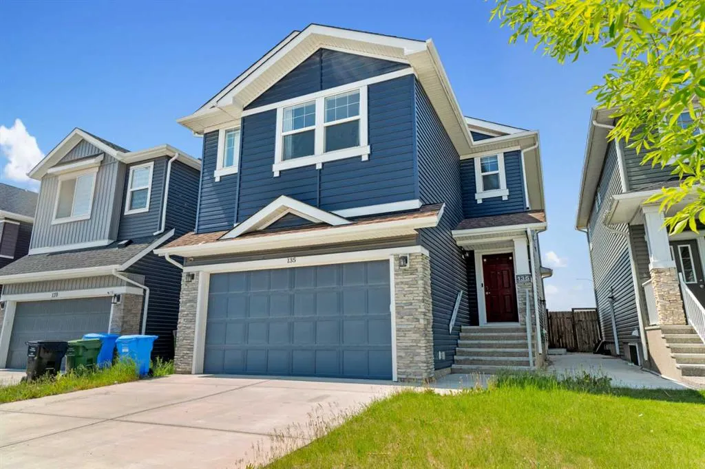 135 Redstone Heights NE