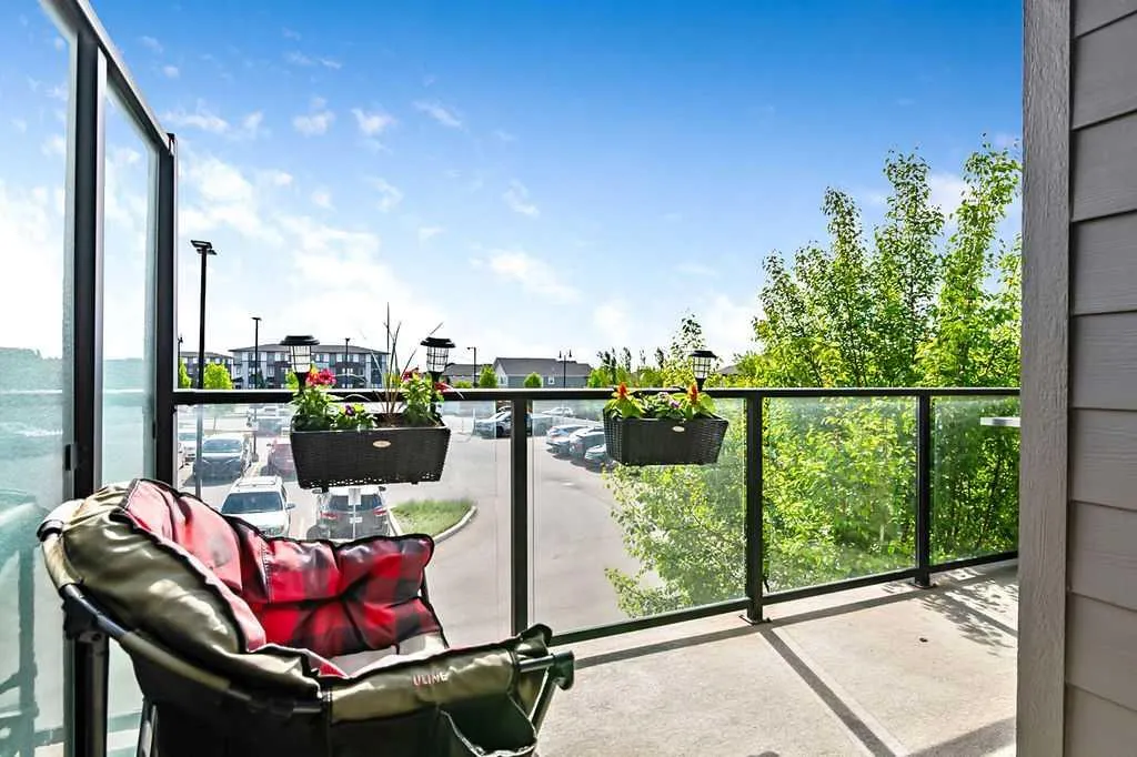 608 Drake Landing Wynd