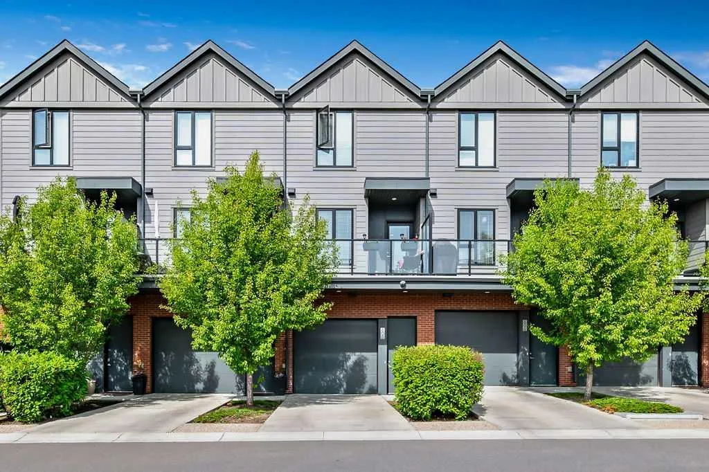 608 Drake Landing Wynd