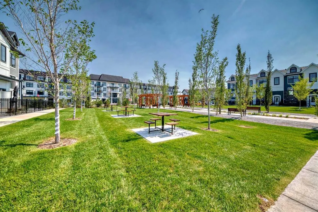 153 Les Jardins Park SE