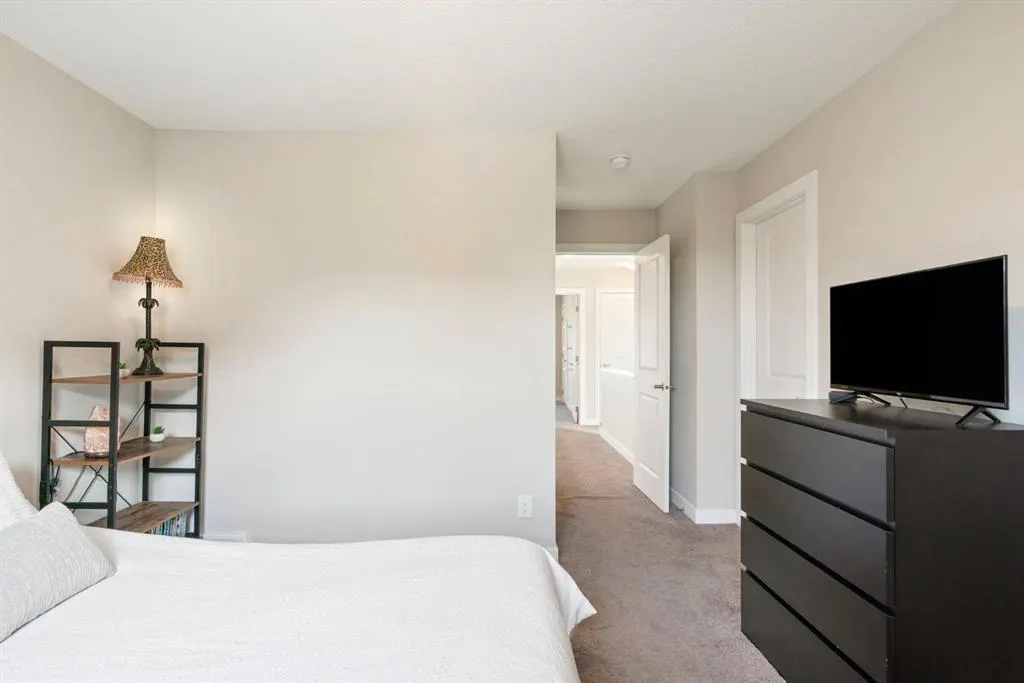 19640 40 Street SE