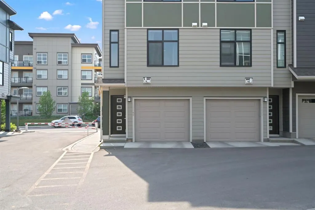 19640 40 Street SE