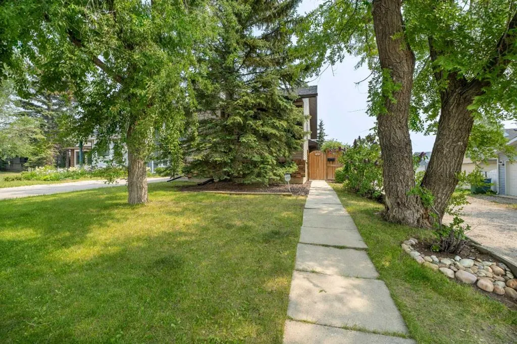 6 Edgeburn Place NW