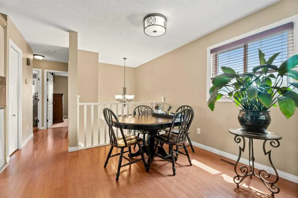 6 Edgeburn Place NW