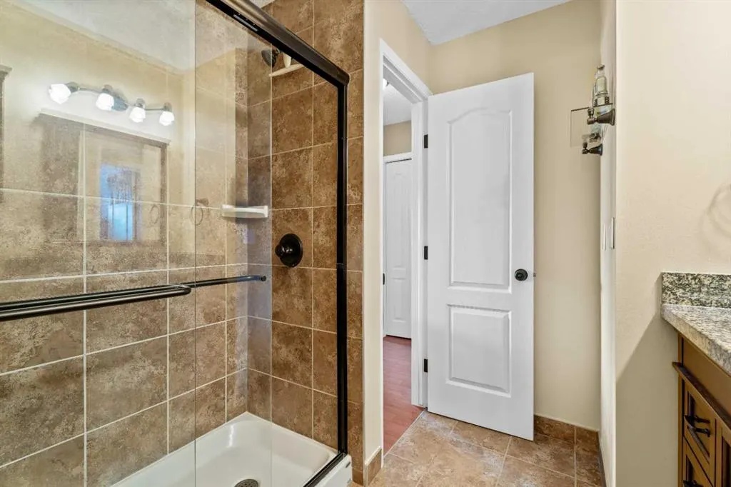 6 Edgeburn Place NW