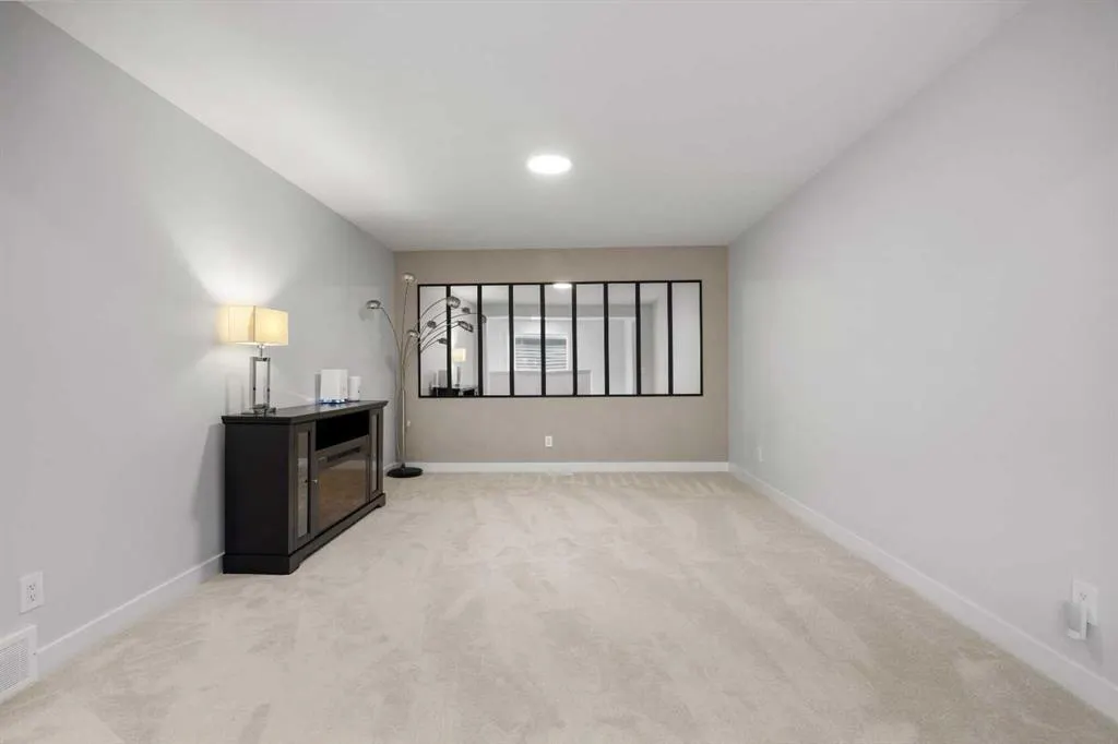 153 Edith Villas NW