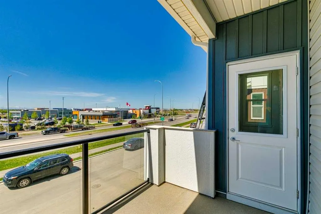 65 Belvedere Pointe SE, #406