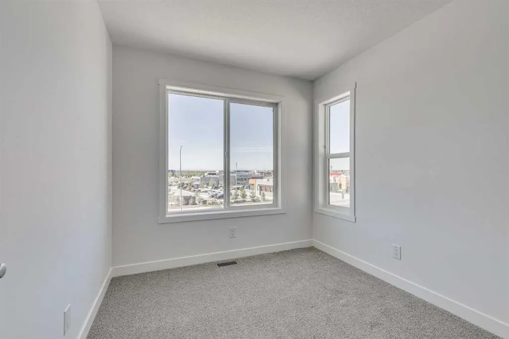 65 Belvedere Pointe SE, #406