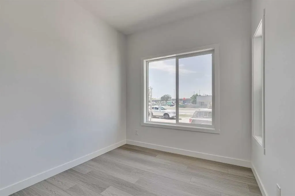 65 Belvedere Pointe SE, #406