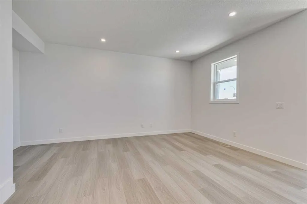 65 Belvedere Pointe SE, #406