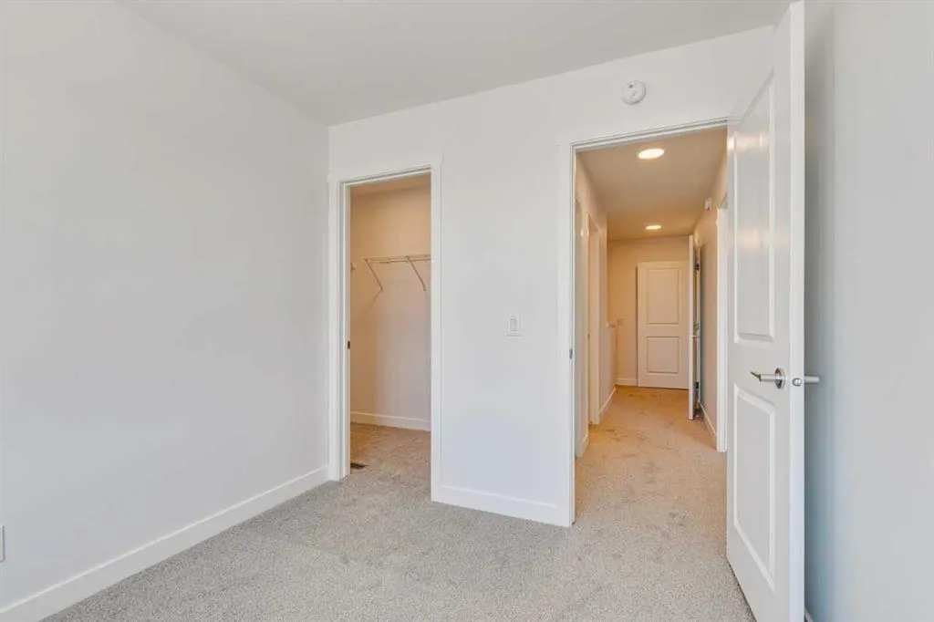 65 Belvedere Pointe SE, #406
