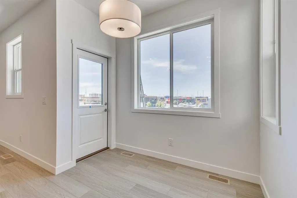 65 Belvedere Pointe SE, #406